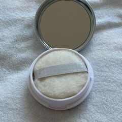 クリアラスト フェイスパウダー N 薬用美白オークル蓋に傷有りの画像