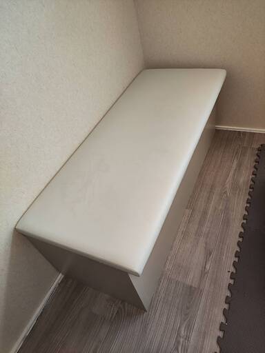 収納付きベンチシート