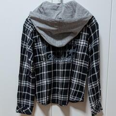 レディース フード付きチェック柄シャツ Mサイズの画像