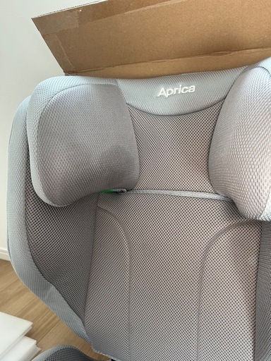 美品　　R129対応ジュニアシート　アップリカライドクルーグレーAprica