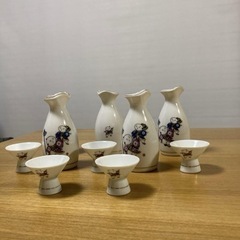 昭和レトロな徳利5個とお猪口5個のセットになりますの画像
