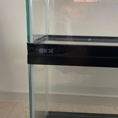 GEX水槽　黒　ガラス蓋付きの画像