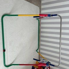 子ども鉄棒の画像