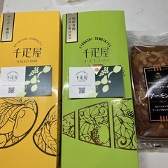 千疋屋ワッフルとアーモンドパウンドケーキ