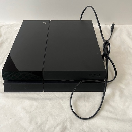 PS4 本体 電源ケーブルのみあり その他付属品なし