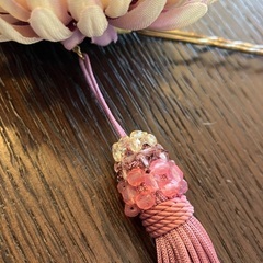 【1回のみ使用】ダリアのヘアアクセサリーの画像