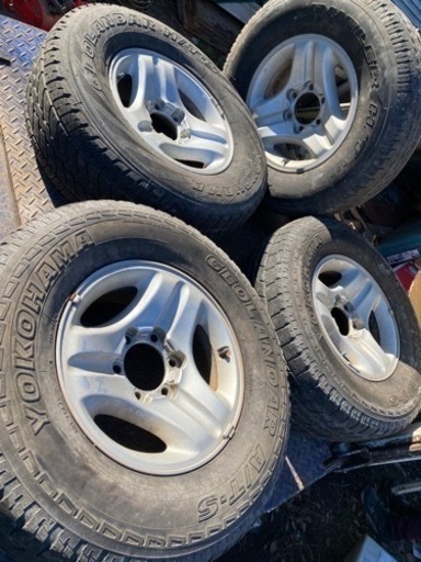 車のパーツ タイヤ、ホイール