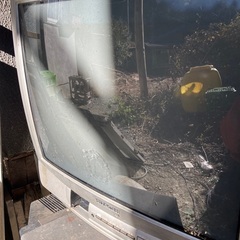 古いテレビ2台部品取りに必要な方へお譲りします‼️