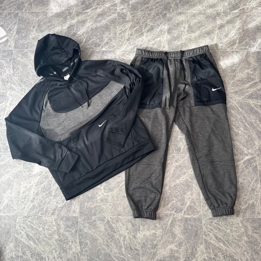 決まりました☆【新品】※試着のみ?NIKE SetUp 上下 セット XL THERMA 裏起毛 暖かい生地 グレー×ブラック スウェ