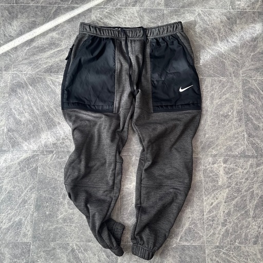 決まりました☆【新品】※試着のみ?NIKE SetUp 上下 セット XL THERMA 裏起毛 暖かい生地 グレー×ブラック スウェ