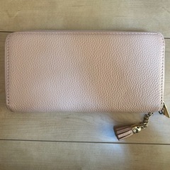 ピンク財布の画像