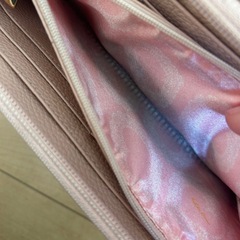 ピンク財布の画像