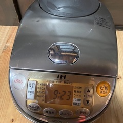 炊飯器の画像