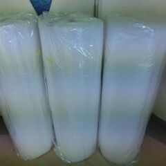 断熱材。梱包材。市価の7割引き。新品未使用品。一流メーカー品。1200ｍｍ×４５ｍ。ワンセット３本。の画像