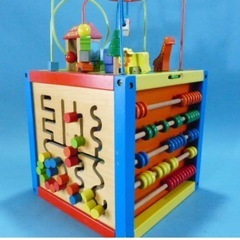木製の知育玩具　の画像