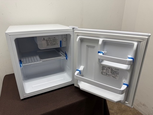 美品　アビテラックス　冷蔵庫　４５L　右開き　２０２２年製　AR-45KS 注文 美品 アビテラックス Abitelax 冷蔵庫 45L 右開き 2022年製