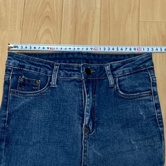 ロゼリダメージジーンズ　　サイズ Mの画像