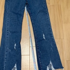 ロゼリダメージジーンズ　　サイズ Mの画像
