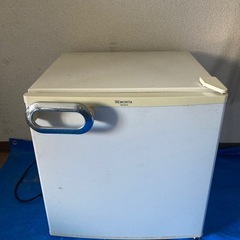小さな冷蔵庫