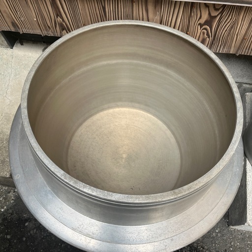炊き出し用羽釜