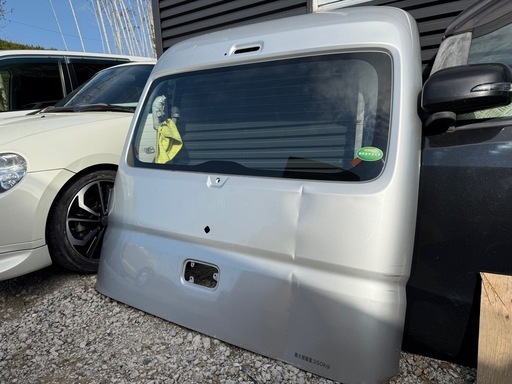 DA17V リアゲート　ガラス付き