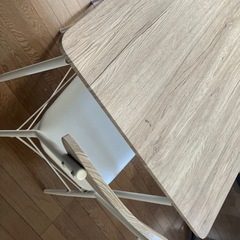 2名用の机と椅子