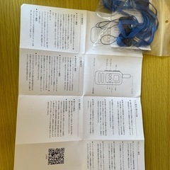 【お譲り先決まりました】トランシーバー 無線機 免許不要 充電式 携帯型 簡単操作 イヤホンマイク付属の画像