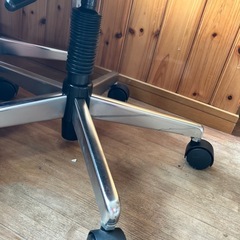 【ジャンク】丸椅子　キャスター付きの画像