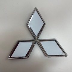 ミツビシ三菱エンブレムの画像