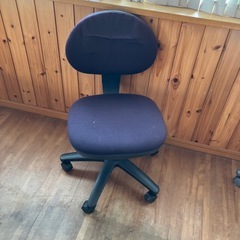 キャスター付きチェア