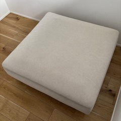 IKEA　SODERHAMN オットマン ベージュの画像