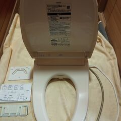 2021年TOTO製ウオシュレット　交通費＋手間代２０００円いただければ設置致します。の画像