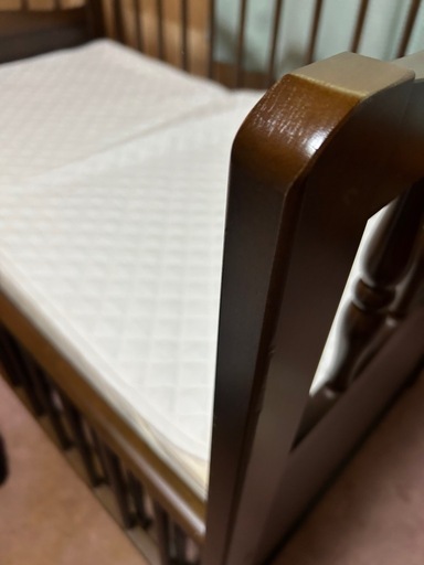 ベビーベッド　サワ　SAWA 組立式 マットシーツ付属　77×125×高さ93㌢
