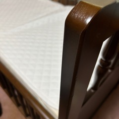 ベビーベッド　サワ　SAWA 組立式 マットシーツ付属　77×125×高さ93㌢の画像