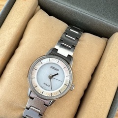 SEIKO V117 ソーラー 腕時計