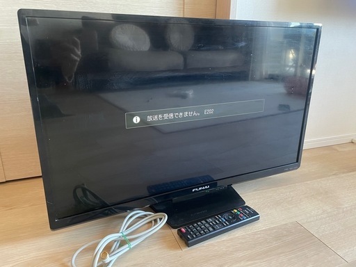 32インチ液晶テレビ　リモコン・ACアダプター付き