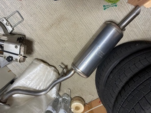 スタッドレス、純正マフラー、ホイールカバーまとめて