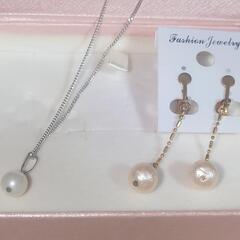 パールネックレス＆コットンパールイヤリングの画像