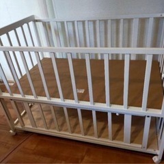 【最終値下げ】ベビーベッド　レギュラーサイズ　白　ホワイト　70×120　赤ちゃんの画像