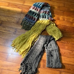 🉐⛄️ショール&マフラー各100円の画像