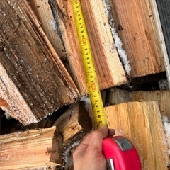 値下げ処分価格乾燥杉、松ちょっとだけ混ざり薪、2000円乾いてますの画像