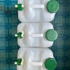 コック付きタンク(コックひび割れ)※20Lは受け渡しが決まりました。