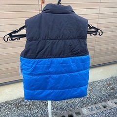 Amazon essentials キッズ　4歳　ベストの画像