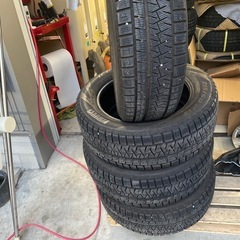 19年製215/60R17
バリ溝スタッドレス　ピレリPIRELLI　アルファード　ヴェルファイアなどの画像