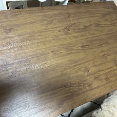 ダイニングテーブルの画像