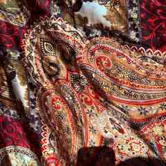 シルク大スカーフ　イタリー製　定価の９３％引きの画像