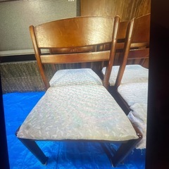 ダイニングテーブルの画像