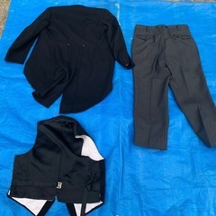 三越　タキシードスーツ三点セット礼服冠婚葬祭の画像