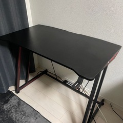 最終値下げゲーミングデスク　2023年購入