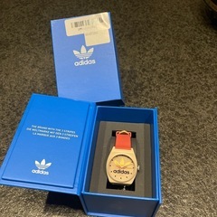 新品adidas時計　サイトにて8800円で販売中の画像